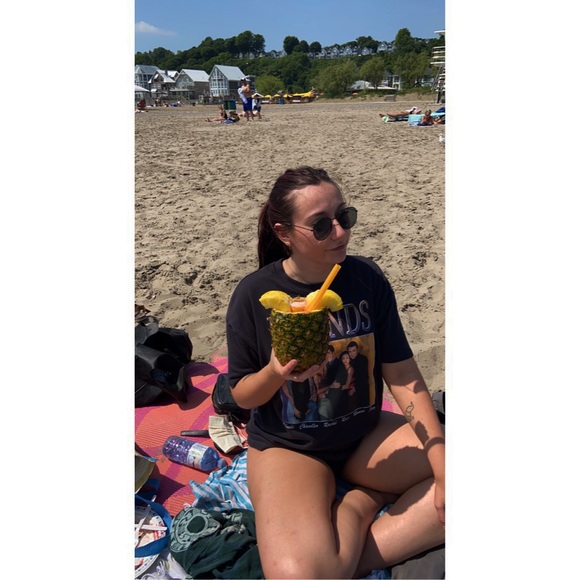 Meet your Posher, Kassidy - Picture 4 of 4